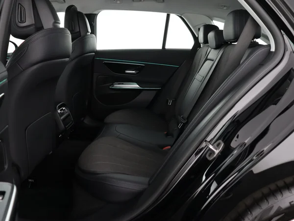 MERCEDES E 220 (2024) — foto 5 van 29