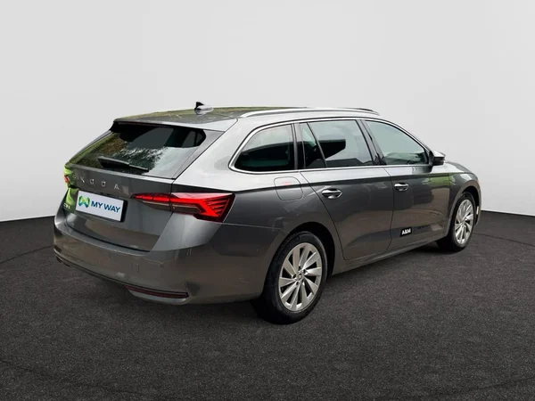 SKODA Octavia Combi (2025) — foto 8 van 15