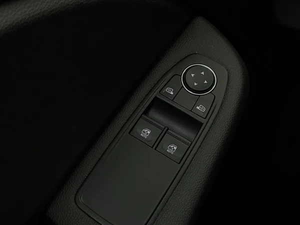 RENAULT Clio (2022) — foto 18 van 26
