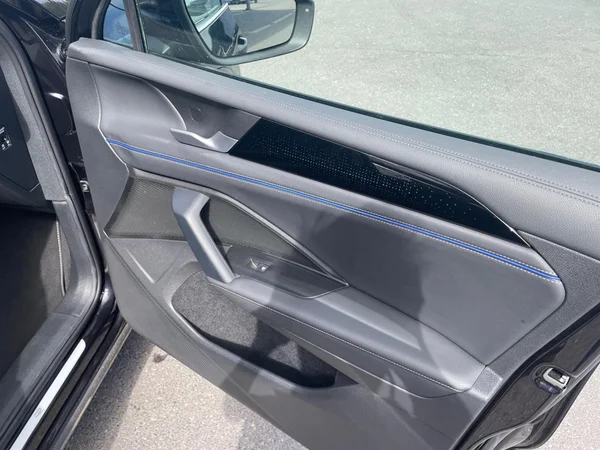 VOLKSWAGEN Tiguan (2024) — foto 3 van 20