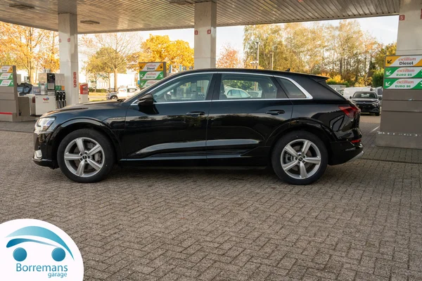 Audi e-tron (2022) — foto 33 van 33