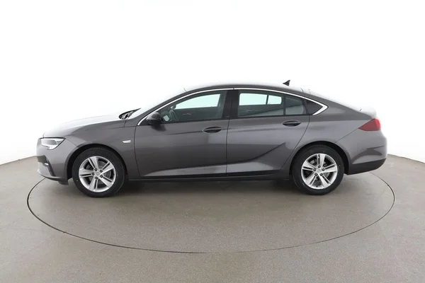 Opel Insignia Grand Sport (2023) — foto 9 van 16