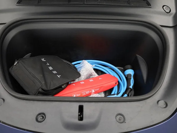 Tesla Model Y (2022) — foto 27 van 43