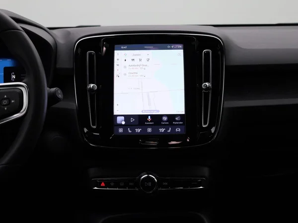 Volvo XC40 (2023) — foto 39 van 39