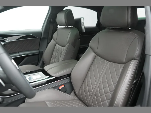 AUDI A8 Long PHEV (2024) — foto 53 van 53