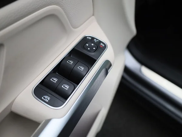Mercedes-Benz EQB (2022) — foto 29 van 48