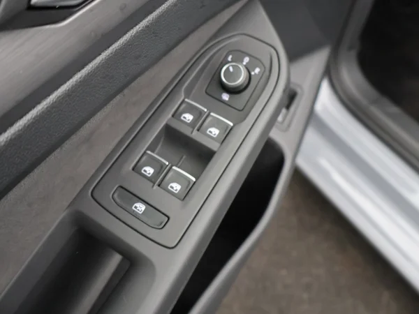 VOLKSWAGEN Golf VIII eHybrid (PHEV) (2024) — foto 11 van 29