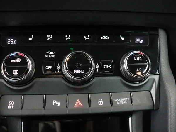 SKODA Karoq (2025) — foto 10 van 18