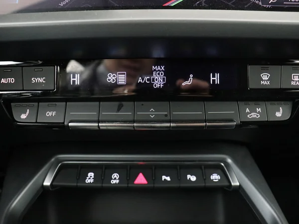 AUDI A3 Sportback (2025) — foto 8 van 18