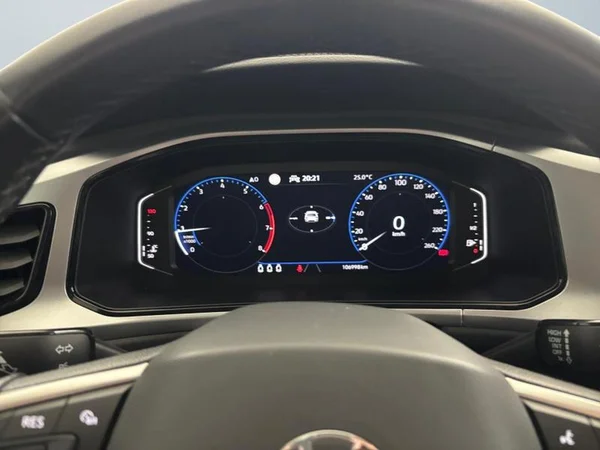 VOLKSWAGEN T-Roc (2022) — foto 6 van 29