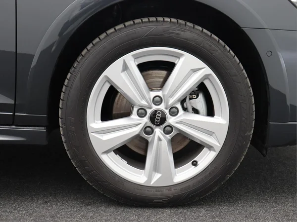 AUDI A3 Allstreet PHEV (2025) — foto 9 van 17