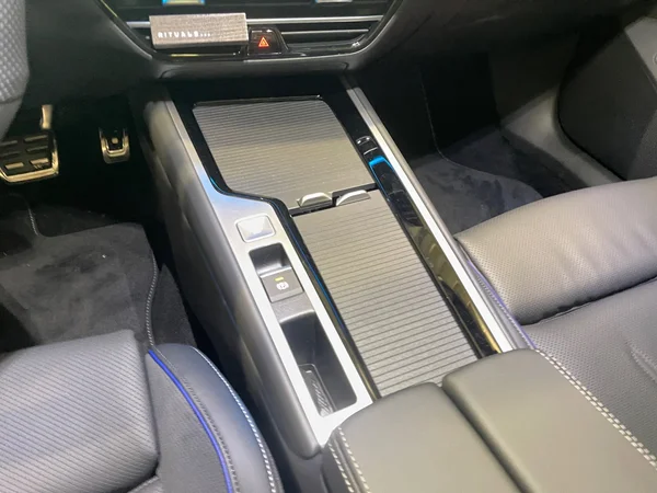 VOLKSWAGEN Passat Variant (2026) — foto 19 van 21