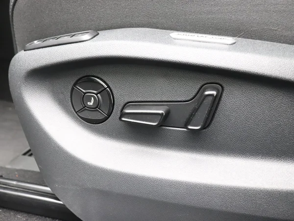 VOLKSWAGEN Tiguan (2025) — foto 15 van 20