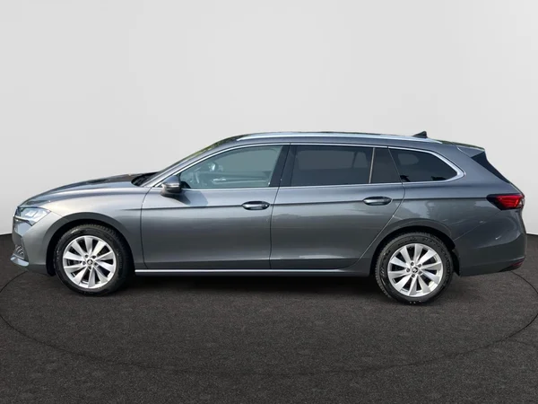 SKODA Superb Combi (2025) — foto 23 van 25