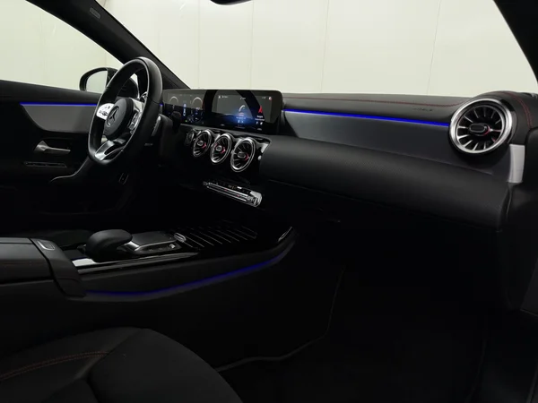 MERCEDES CLA 250 (2021) — foto 3 van 32