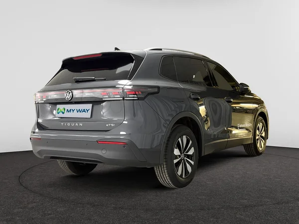 VOLKSWAGEN Tiguan (2025) — foto 9 van 16