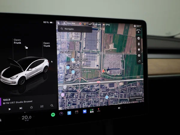 Tesla Model 3 (2022) — foto 18 van 40