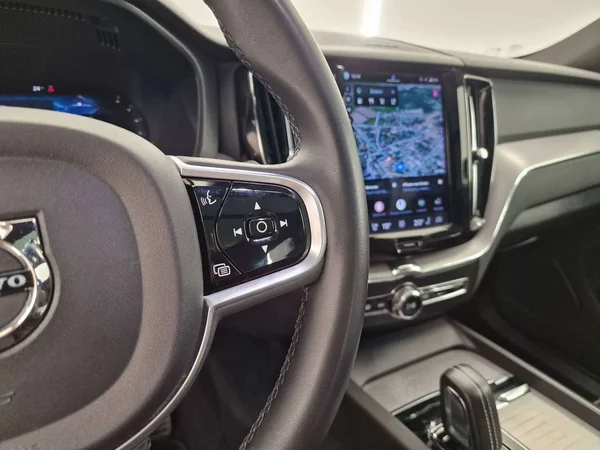 Volvo XC60 (2021) — foto 4 van 17