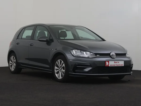 VOLKSWAGEN Golf (2018) — foto 21 van 26