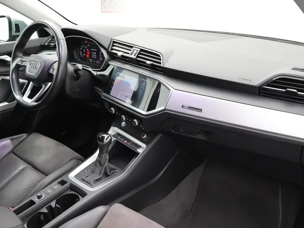 Audi Q3 (2019) — foto 6 van 27