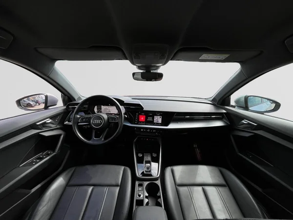 AUDI A3 Sportback (2024) — foto 15 van 21