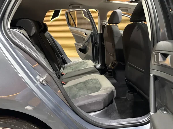 Volkswagen Golf (2018) — foto 11 van 25