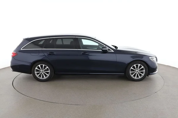 Mercedes-Benz E-Klasse (2022) — foto 13 van 16