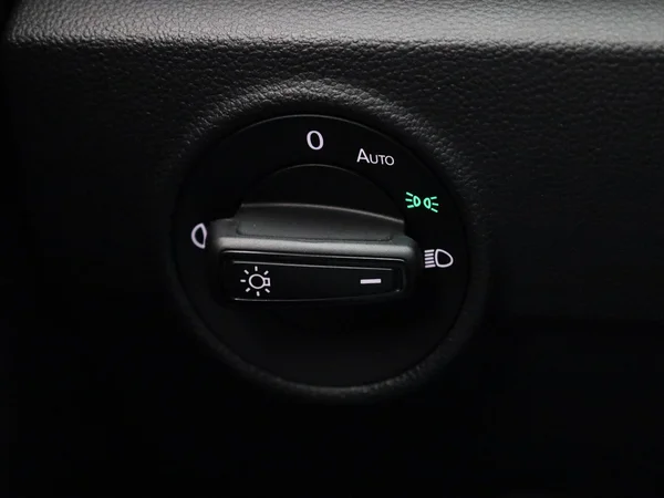 Volkswagen T-Roc (2023) — foto 18 van 42
