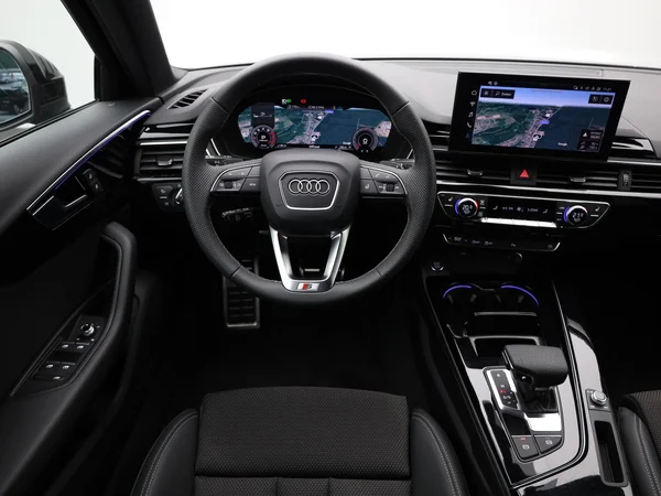 AUDI A4 Avant (2024) — foto 6 van 24