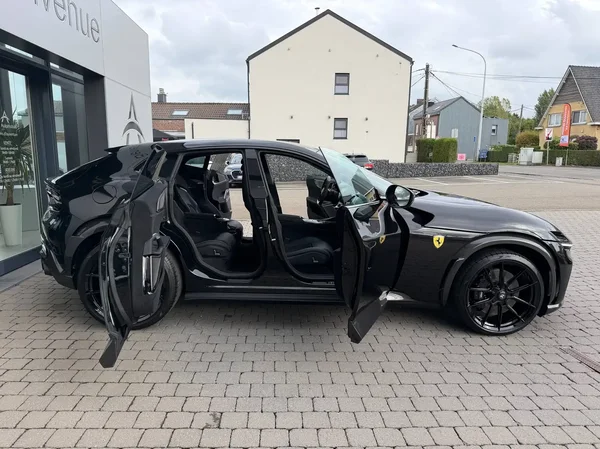 Ferrari Purosangue (2025) — foto 26 van 37