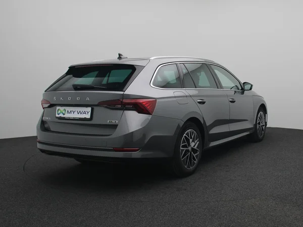 SKODA Octavia Combi (2024) — foto 6 van 17