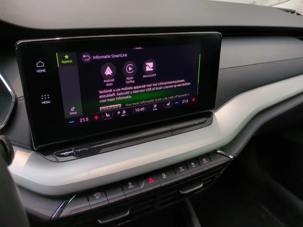 SKODA Octavia Combi (2024) — foto 4 van 14