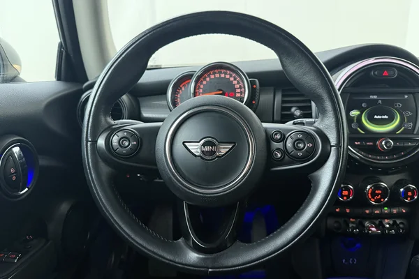 Mini Mini (F56) (2017) — foto 2 van 25