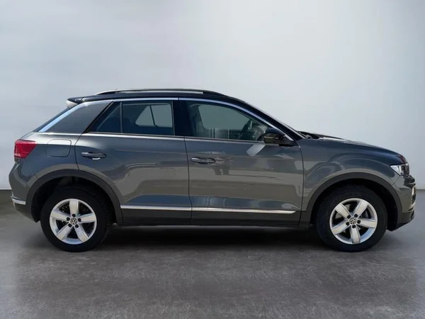 VOLKSWAGEN T-Roc (2019) — foto 24 van 24