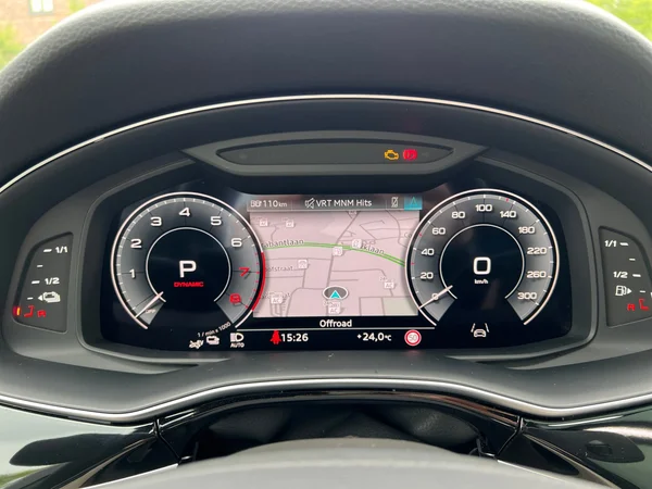 AUDI Q7 (2023) — foto 6 van 24