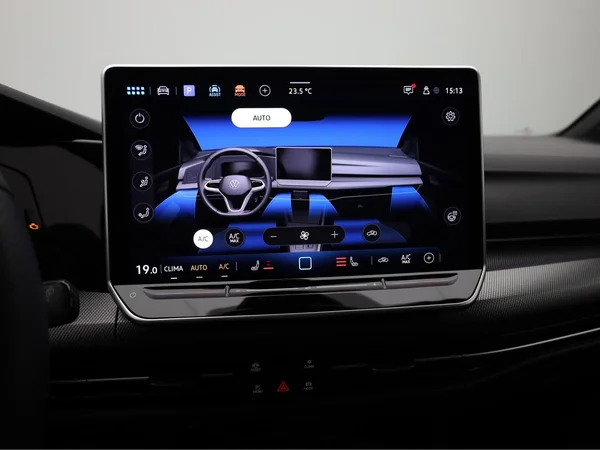 VOLKSWAGEN Golf VIII (2024) — foto 9 van 20