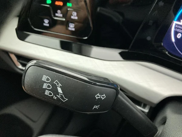 VOLKSWAGEN Golf VIII (2024) — foto 13 van 36