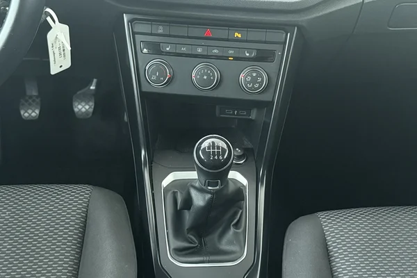 Volkswagen T-Roc (2022) — foto 4 van 19