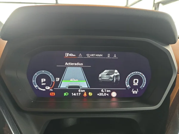 AUDI Q4 Sportback e-tron (2024) — foto 7 van 21