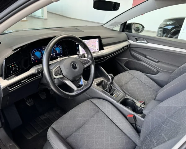 Volkswagen Golf (2021) — foto 11 van 30