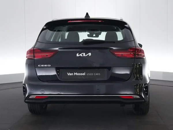Kia cee'd (2024) — foto 18 van 22