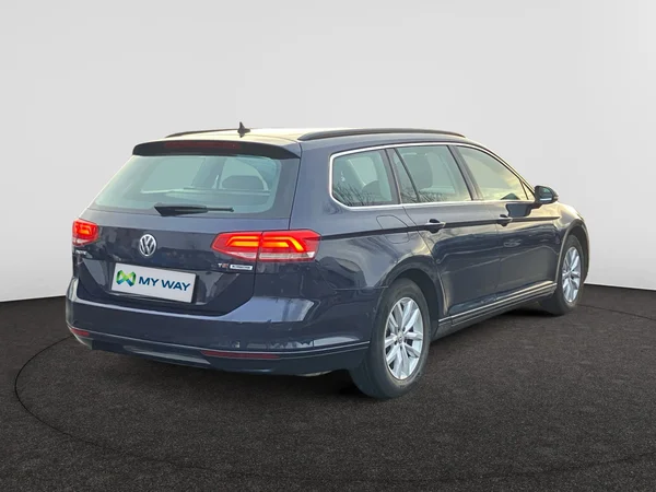 VOLKSWAGEN Passat SW (2015) — foto 17 van 23