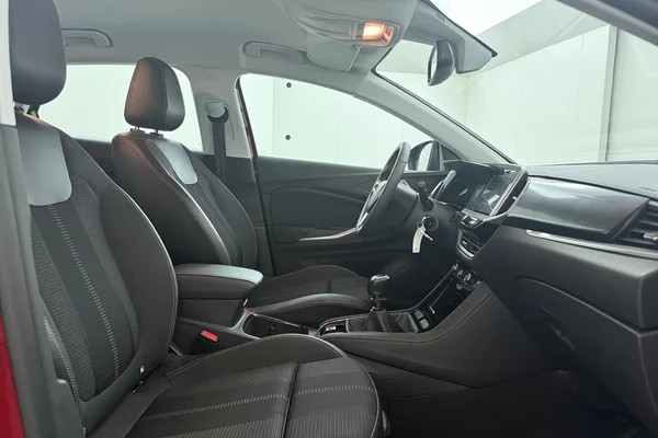 Opel Grandland (2024) — foto 20 van 22