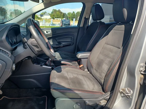 Ford EcoSport (2020) — foto 16 van 17