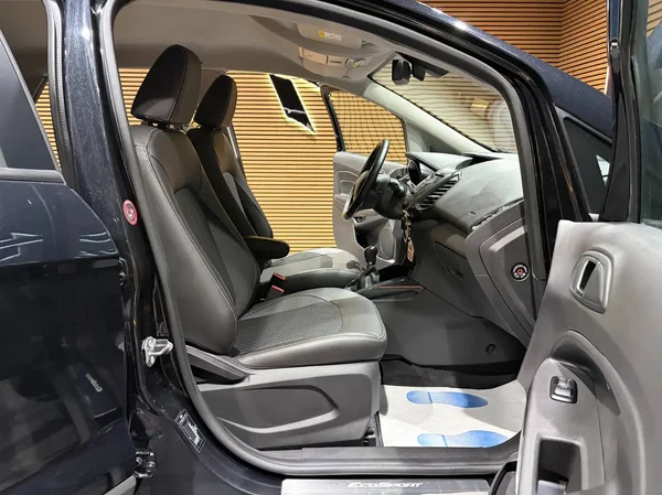 Ford Ecosport (2016) — foto 6 van 21