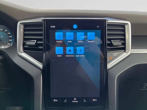 VOLKSWAGEN Amarok Double Cab Dsl (2024) — foto 4 van 22