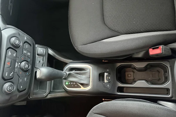Jeep Renegade (2023) — foto 4 van 30