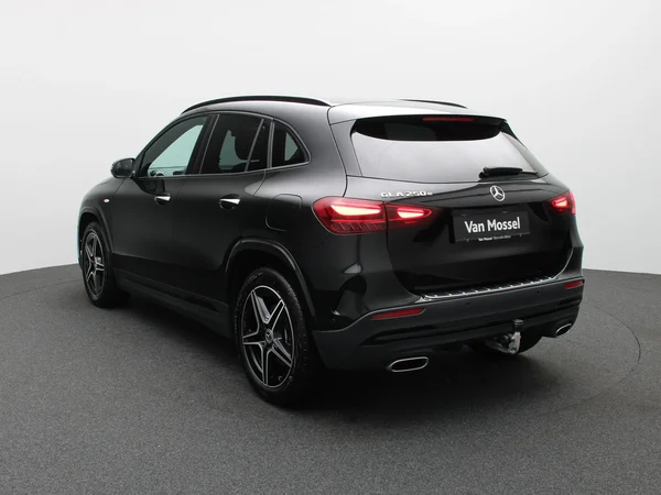 Mercedes-Benz GLA (2025) — foto 12 van 37