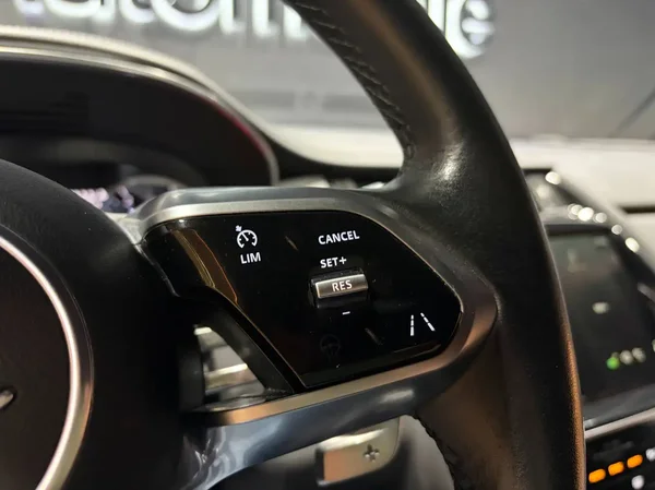 Jaguar E-Pace (2021) — foto 4 van 26