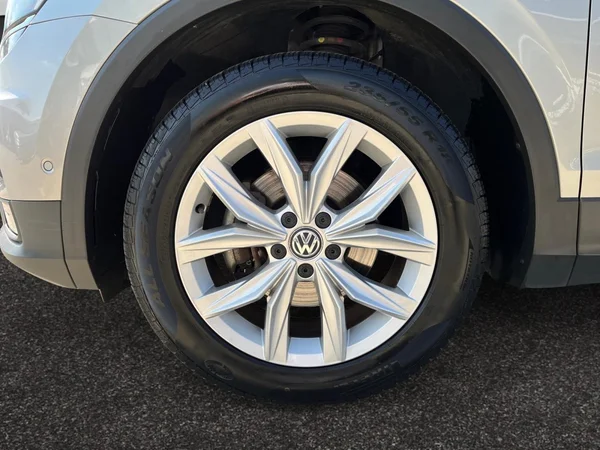 VOLKSWAGEN Tiguan Dsl (2018) — foto 8 van 22